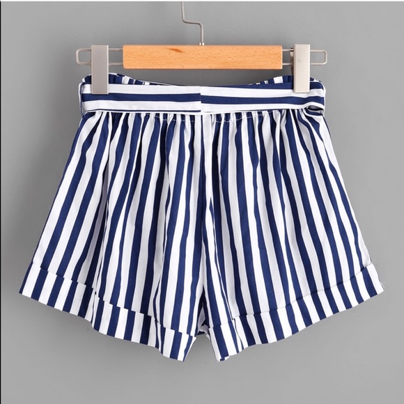 BENNI💙 paperbag shorts striped navy blue white - Picture 3 of 3